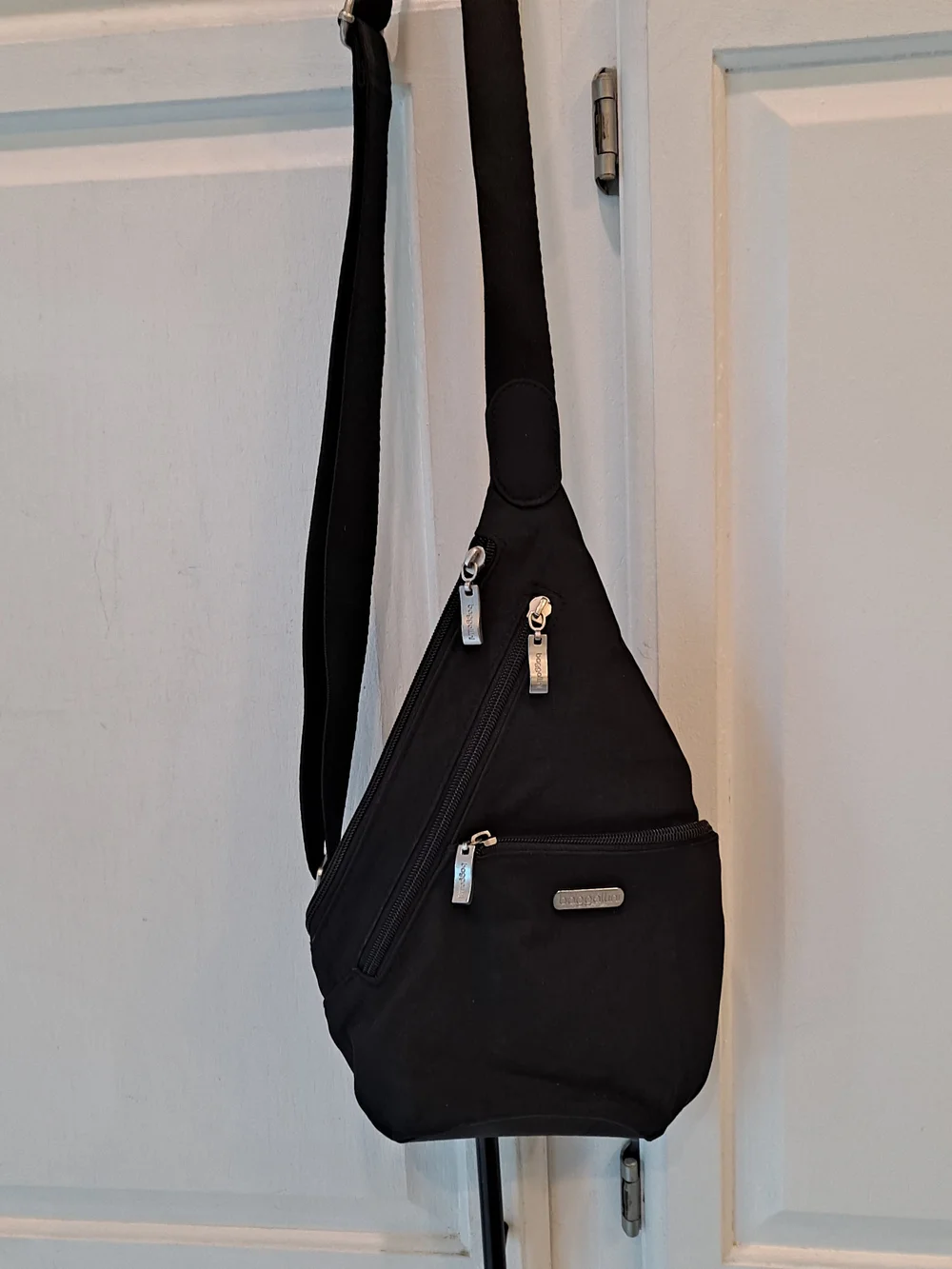 Baggallini Black Mini Crossbody Sling Lightweight Nylon Secure Travel Compact